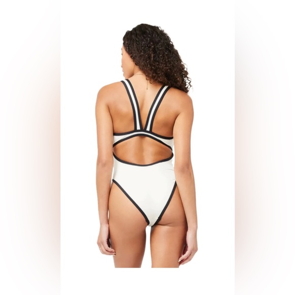 New L*Space Ebony Classic One-Piece Swimsuit Size M - Picture 2 of 6